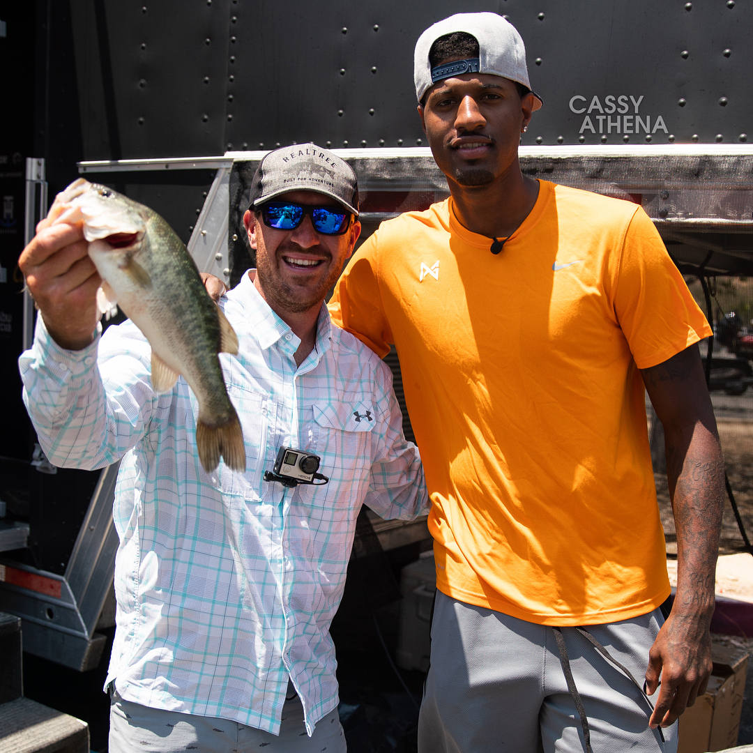 洛杉矶道奇官方确认：大谷翔平的右肘在 12 月份已完成 90 英尺长传练习，恢复极快