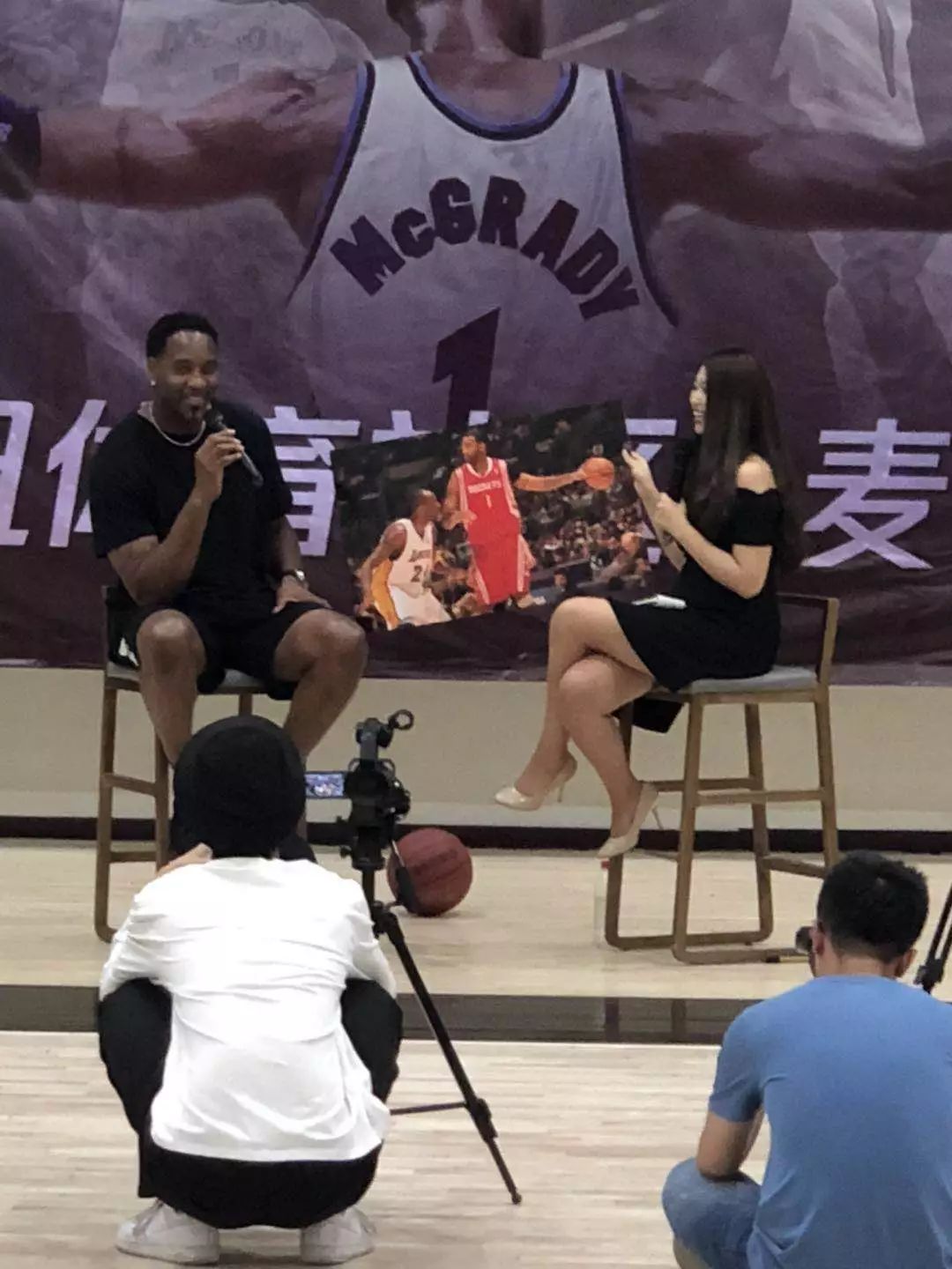 态度成谜！字母哥力挺留队又赞库里，美杨毅：别让他和库里联手