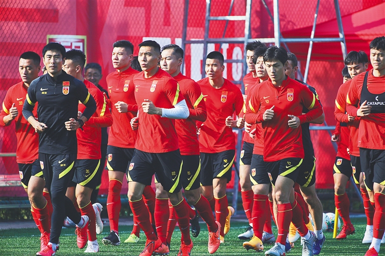 迈阿密网球大师赛｜ 梅德维德夫出局 阿卡次圈意外落马