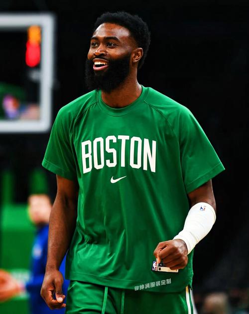 库里与巴特勒双双砍下30+分，勇士却连败三场，外线命中率惨淡令人心痛