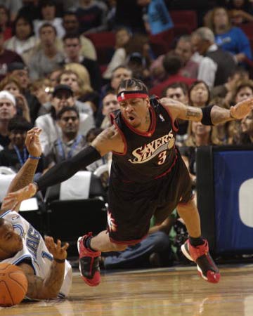 网球——WTA1000迈阿密站：郑钦文晋级第三轮