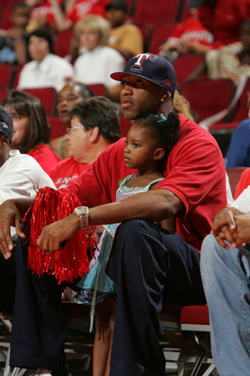 亚冠生死战！布里兰魔鬼主场锁出线，江原FC客场死磕求生机