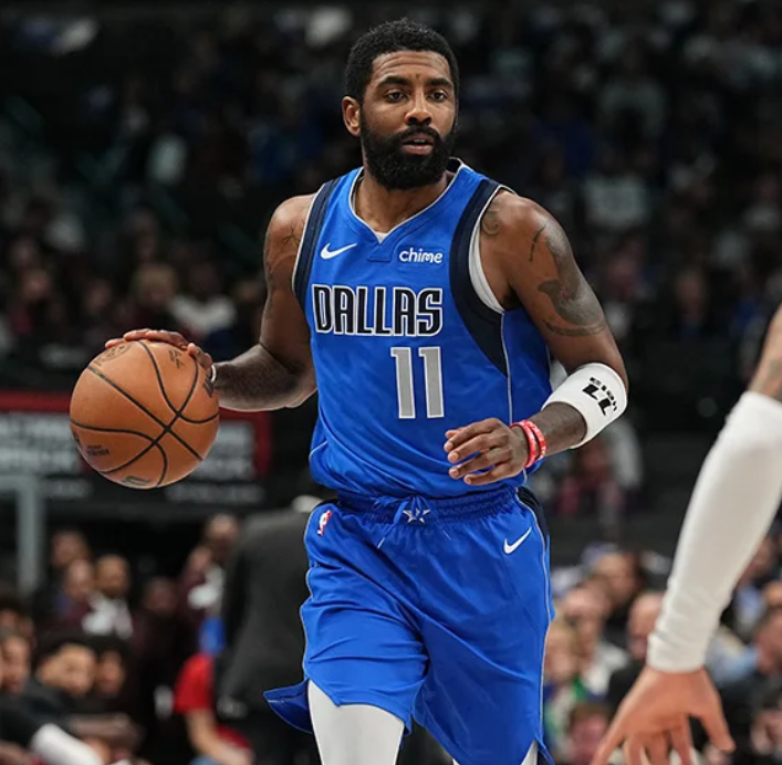 英超争冠白热化：阿森纳1分领跑，利物浦曼城紧追