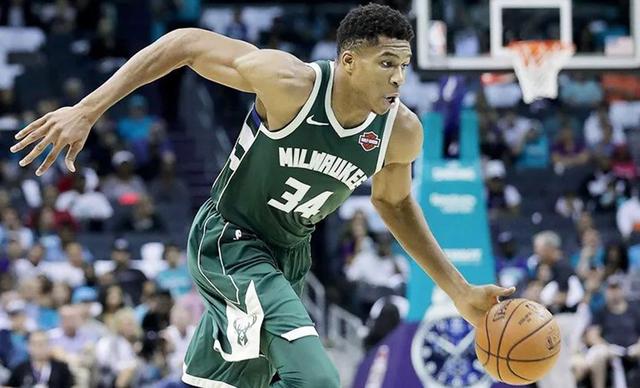 大罗：维尼修斯和拉菲尼亚可以争金球奖；更多人参与将帮助中国队进步