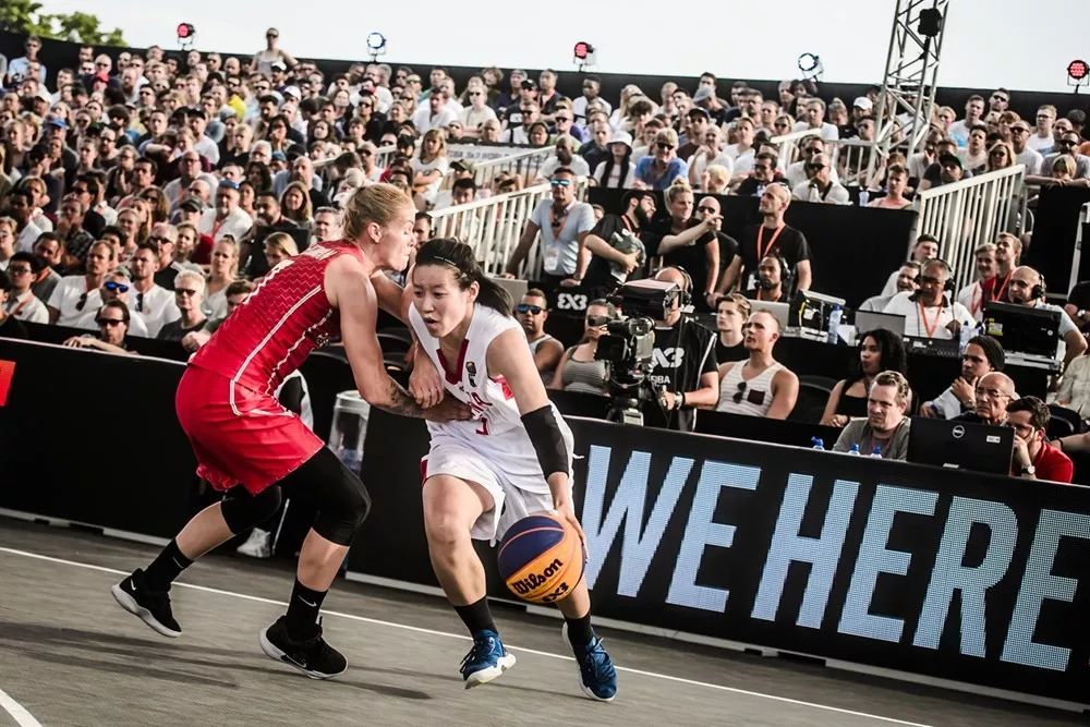 詹姆斯关键得分锁定胜局