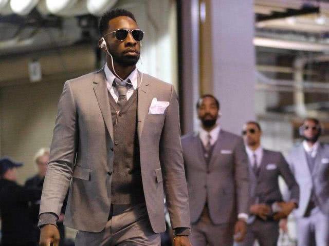 赢球不足喜！利物浦遭遇伤病潮 一场比赛连折3员大将